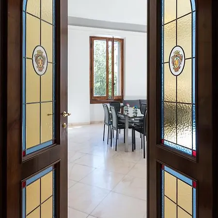 Scala Zara Uno *